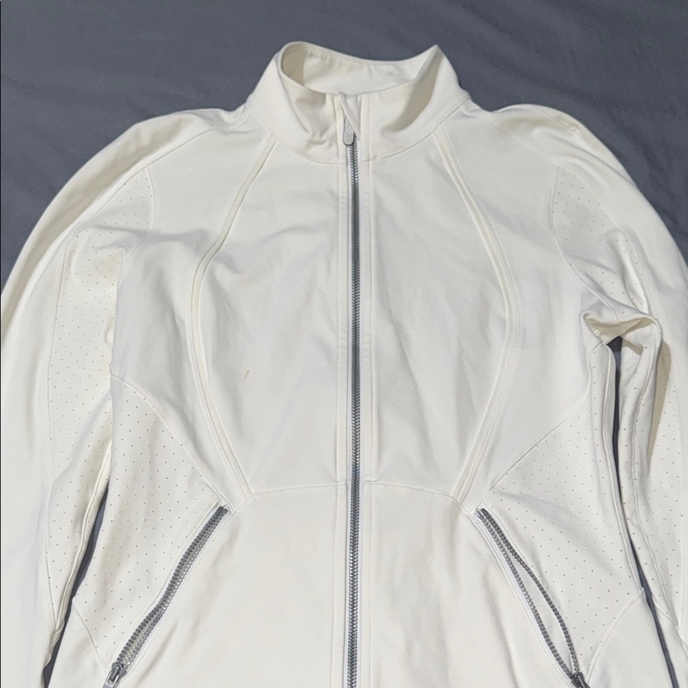 Lululemon Sleek Essentials Jacket
Cream/White size 8 - Picture 15 of 17